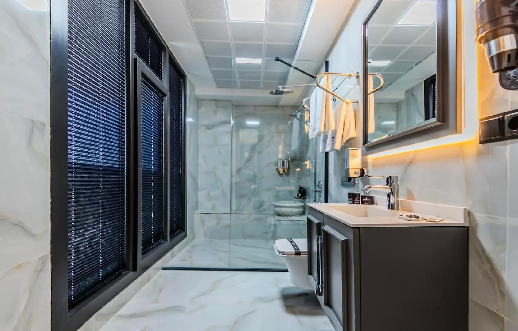 Atar Airport Hotel - Spa & Wellness Arnavutkoy 4*,